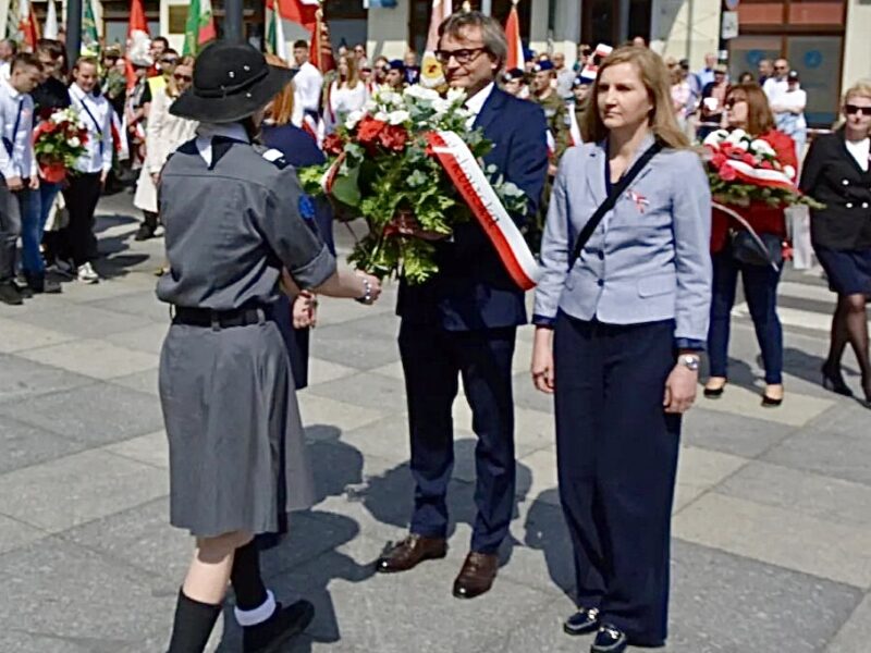 Zdjęcie prezentujące - Akademia Piotrkowska upamiętniła święto Konstytucji 3 Maja.