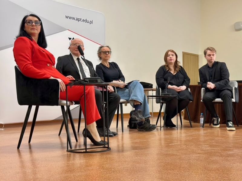 Zdjęcie prezentujące - Akademia Piotrkowska o AI w edukacji