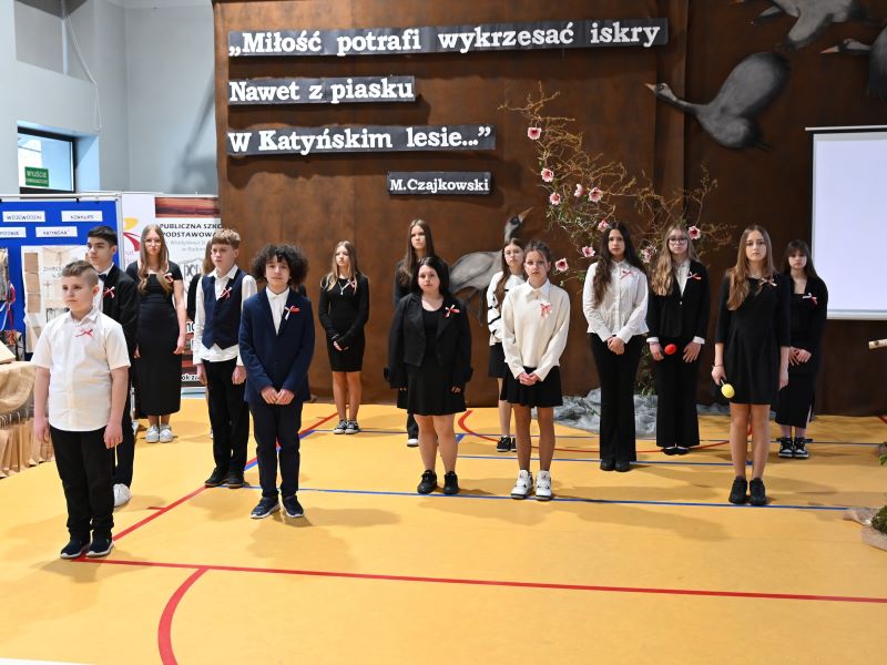 Zdjęcie prezentujące - I Wojewódzki Konkurs „Zbrodnia Katyńska”.