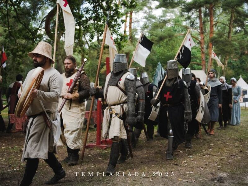 Zdjęcie prezentujące - Templariusze w Akademii Piotrkowskiej- pokazy, wykłady i premiera książki.